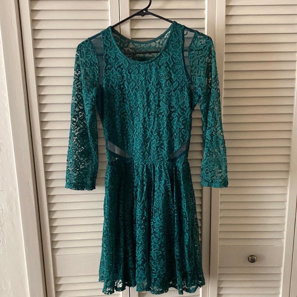 NWOT! ABERCROMBIE & FITCH GREEN LACE DRESS!